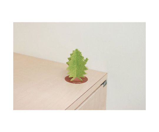 抗菌・防カビシート お部屋の気になるニオイとり（長樹） 透明なパッケージに収められたシートが整然と並んでいる様子