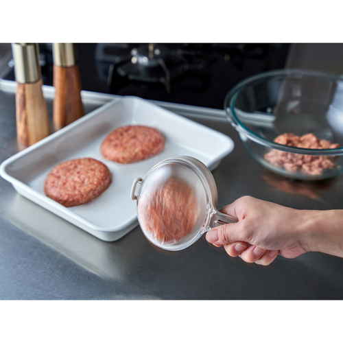 バシバシ!ハンバーグメーカー 商品の角度が強調されたパッケージデザインが見える状態