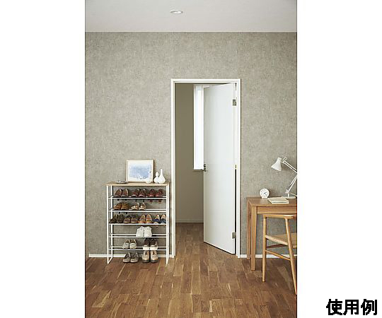 660x250x870mm シューズラック(ホワイト) シンプルなデザインの白いラックが壁際に設置され、下部に靴が収納されている様子