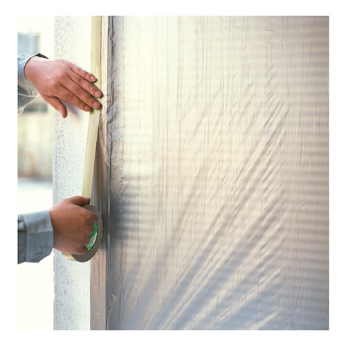 手で切りやすく、糊残りしにくい養生テープ