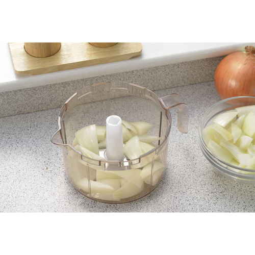 電子レンジ調理器 SUGMOG スープチョッパー 目盛り付き レシピ付き 透明な容器に入った商品の前面、目盛りがはっきり見える角度。