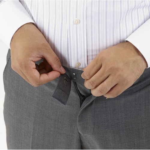 ウエスト調整　お直しフック 縦に並んだフックが確認できる状態