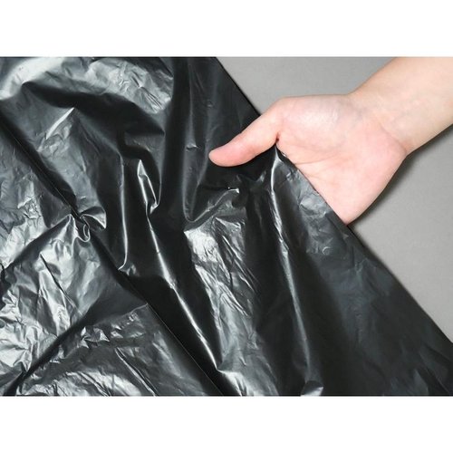 LDゴミ袋 nocoo(ノクー) 業務用ポリ袋 20L 黒 10枚 0.030mm 日本サニパック 黒い業務用ポリ袋が並べられた状態で、上部が折り返されています。