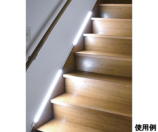 AC100V/14.5W/1100lm 連結子機/LED コンパクトなサイズで角度を変えて撮影されたデザインパーツ
