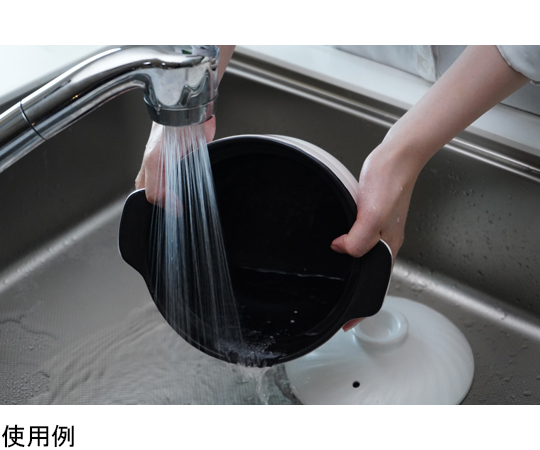 みのり丈膳 炊飯土鍋（2合炊き） 持ち手付きの土鍋が静置され、自然な質感が感じられる状態