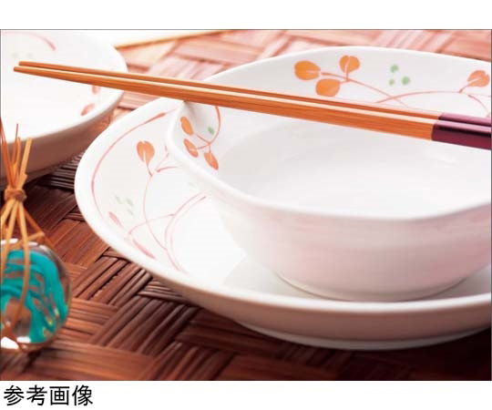 八角小鉢 野乃花 110×110×40mm 120個入 白い器が斜め上から撮影され、洗練されたデザインと淡い色合いが際立つ状態