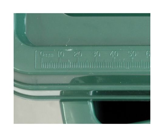 STボックス DKグリーン #25 全体が見渡せる角度で撮影されたシンプルなボックス、底面に向かって広がるデザイン。
