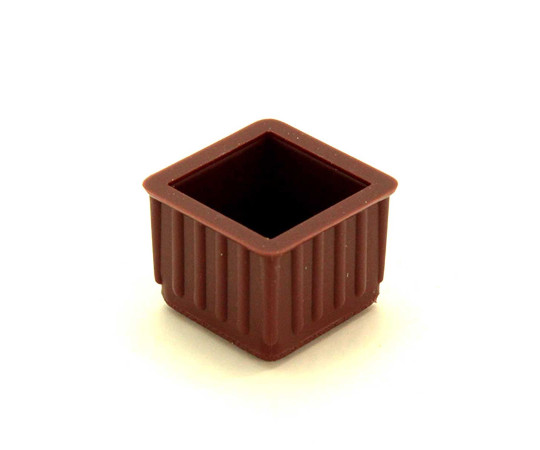 イスキャップ　角脚用　茶　対象脚サイズ36mm 表面が滑らかな茶色のキャップが正面から見える状態
