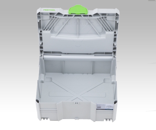 収納ケース　3.0L 透明なプラスチック製で、蓋をした状態の収納ケースがひとつ置かれている。