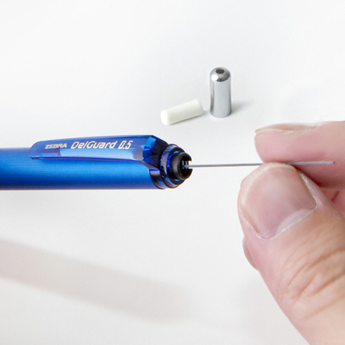 シャープペンシル　デルガード　0.5mm　(軸色:ピンク)　1本 ピンク色の軸を持つシャープペンシルの側面が鮮明に表示されている状態