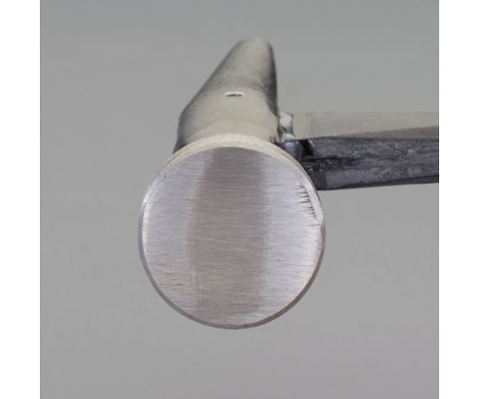 35x335mm　板金ハンマー(ナラシ/グラスファイバー柄) ハンマーの頭部が正面から見える状態、柄のデザインが鮮明に写っている。