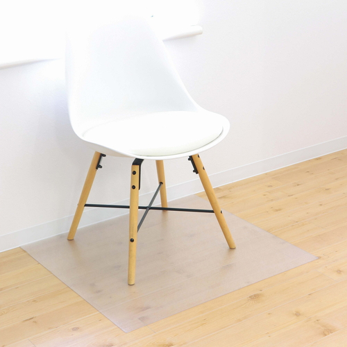 PVCマルチ保護マット75×70cm 透明なマットがフラットに広がっている様子