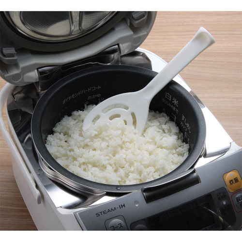 しゃもじ　ひとり立ちしゃもじ 持ち手が上向きに立てられた、シンプルなデザインの調理器具
