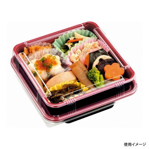 弁当容器 CT 2段幕の内 上 赤-BK 身 中央化学 赤い上蓋を持つ二段式弁当容器の斜め上からの視点