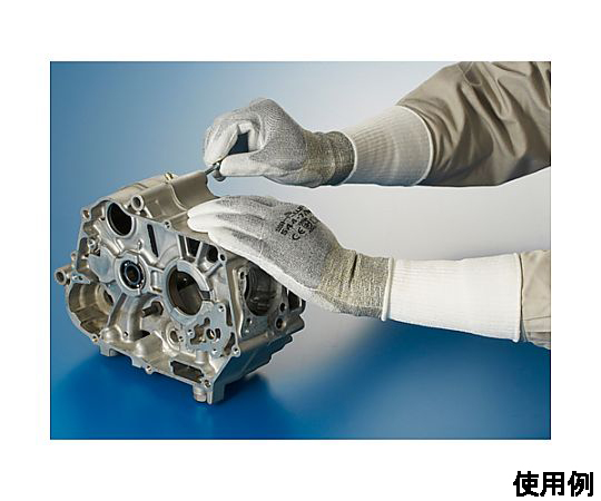 [LL] 手袋(耐切創/高強度PE系・ナイロン・PUコート) 手の甲と指先が黒色でコーティングされたグレーの耐切創手袋が横向きに置かれている様子