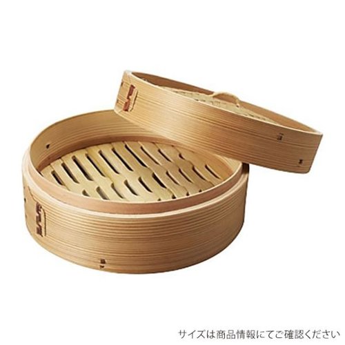 蒸し器 和の里 中華せいろ 21cm パール金属 和風のデザインが施された中華せいろが、白い布の上に設置された状態。
