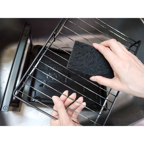 キッチンスポンジ　ピカ王　キッチンクリーナー　コゲ付汚れ用 側面には泡立つスポンジが包まれた状態
