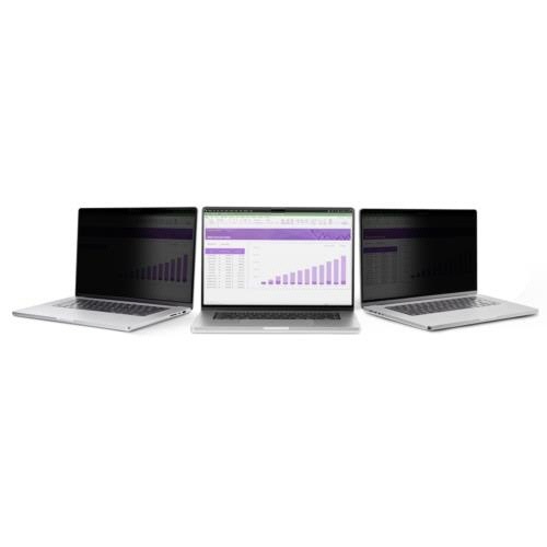 のぞき見防止プライバシーフィルター　13.3型MacBook　Pro　M1/M2　2020/2022対応　1枚 透明フィルターを装着したMacBookの画面、横からの視点でプライバシー効果が強調されている様子。