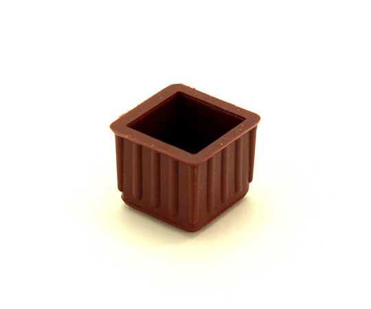 イスキャップ　角脚用　茶　対象脚サイズ31mm 角脚用の茶色いキャップが整然と並んでいる様子