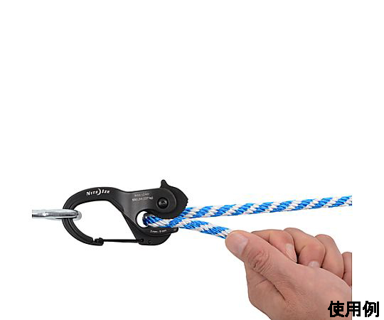 φ2-5mm ロープタイトナー(カラビナ付) カラビナが付いたロープタイトナーを上から見下ろした様子、カラビナが強調されているデザイン。