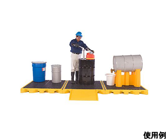 1321x657x146mm オイルデッキ 同じ方向を向いた複数の部材が整然と並んでいる状態