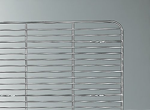 18-8 角バット 18枚取用 細目アミ (1枚入り) 金属製の角バットが真上から見える状態、細目のアミが透けて見える。
