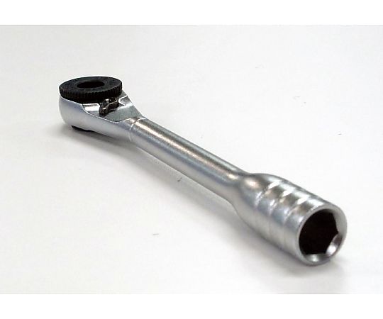 [+ - Hex]ドライバーセット(ラチェット式) ラチェット機構が見える状態で並べられたドライバーとビットのセット