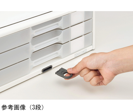 レターケース 透明な素材で作られた、内側にいくつかの仕切りが見える状態