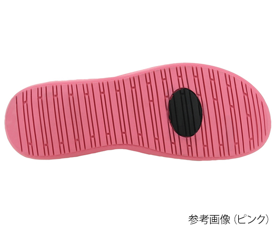 オキシパス　スージー　ブラック　24.0cm～25.0cm 足元が見える状態で、滑らかな素材の黒いシューズが横向きに置かれている。