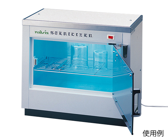 殺菌線消毒保管庫 522×296×423mm シンプルでスタイリッシュな外観を持つ収納ボックスが正面から映し出されている様子
