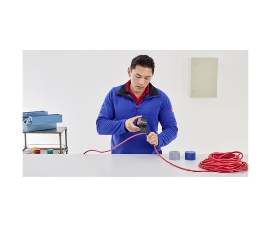電気絶縁用ビニールテープ　19mm×20m　透明　（10巻入） 透明なビニールテープのロールが整然と並んでいる様子