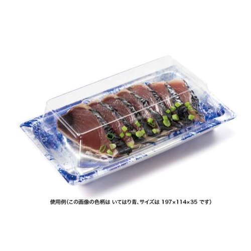 刺身容器 楽ヶ峰 15-12B いてはり青 リスパック 透明な容器に盛り付けられた色鮮やかな刺身の様子