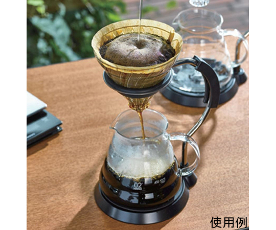 V60アームスタンドガラスドリッパーセット 透明なガラスドリッパーがアームスタンドに取り付けられた様子