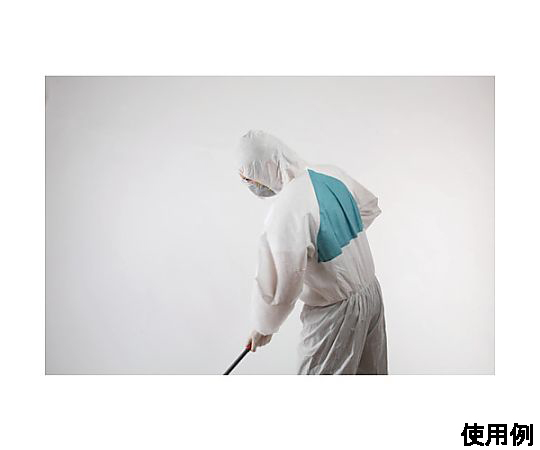 [M] 防護服(使い捨て/除染用) 白い防護服がゆったりとした形状で広がっている様子、背面が見える状態。