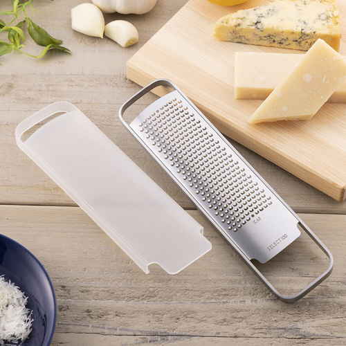 グレーター　SELECT100　カバー付き　おろし器 透明なカバーがついたおろし器の側面が見える状態