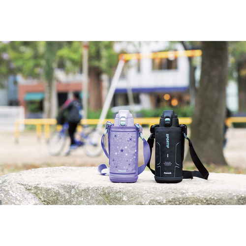 水筒　ポーチ付きワンタッチボトル　800ml　保冷専用　パープルスター ポーチに収納されているワンタッチボトルとその周囲のデザインが見える状態