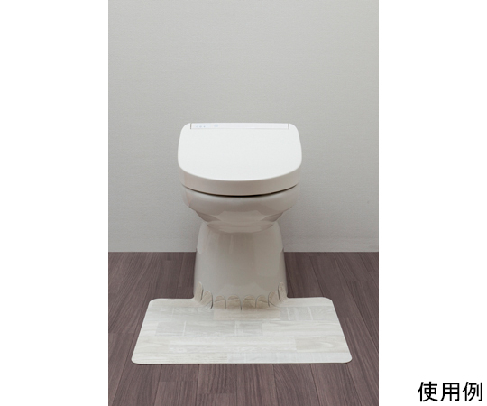 吸着拭けるフロアトイレマットウッド　ショート　ホワイト 白いウッド調のフロアマットが斜めから見える状態、柔らかなテクスチャーが感じられる。