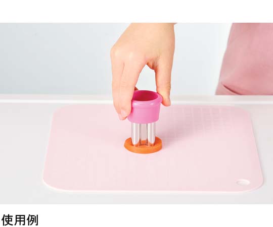コトコト デコレーション抜き型 透明なプラスチックパッケージに収められた、異なる形状の抜き型が並ぶ様子
