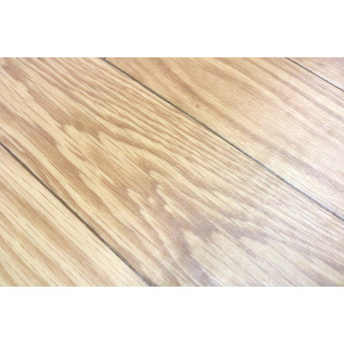 吸着キッチンマット　45x180cm　SEKM-4020　ライトブラウン 鮮やかなライトブラウンのテクスチャーが広がる、長方形のマットが斜めに置かれている様子