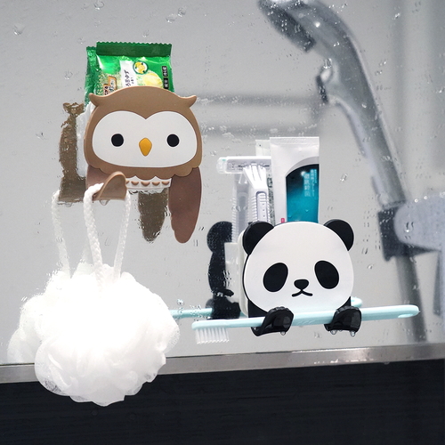 フック　吸着　スティッキーフックポケット　アニマル　フクロウ 可愛らしいフクロウのデザインが施された吸着フックの正面姿。