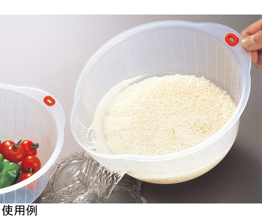 ライスボ-ル　25 透明なパッケージに包まれ、色とりどりの具材が見える状態