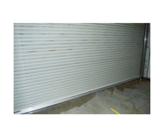 EPDM高機能スキマテープ　シャッター用　30X10mmX3.5m 包装されたテープが見える状態、透明なビニール袋に収められている。