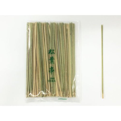 竹串 松葉串 15cm 100本入 マスキ パッケージが綺麗に整えられ、中身の竹串が横向きに並んでいる様子
