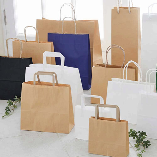 お菓子や小物に！出し入れスムーズな手提げ紙袋（白）