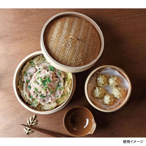 蒸し器 和の里 中華せいろ 15cm パール金属 白い陶器で作られた中華蒸し器が、やや斜めから見える状態