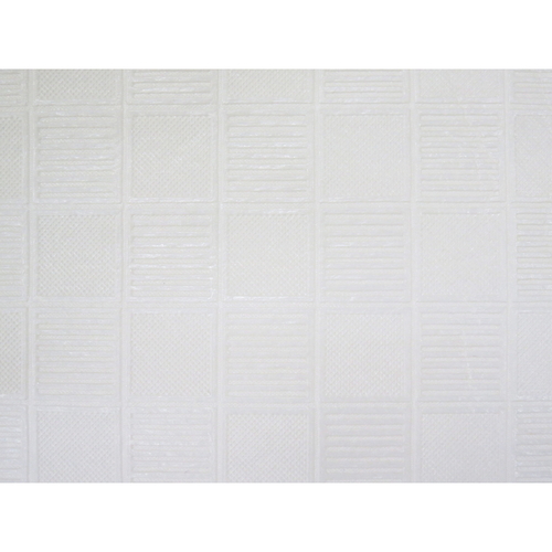 シンク下シート　CNシステムキッチン消臭シート　45×360cm 透明の包装フィルムに包まれた長細い消臭シートが置かれている様子