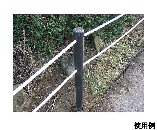 φ50x 750mm 万能杭(穴なし) 滑らかな表面を持つ長い金属製の棒が横たわっている状態