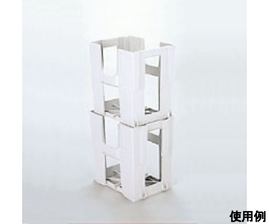 365x285x365mm 新聞ストッカー(ホワイト/4個) 製品が整然と積み重なり、白い表面が際立つ状態