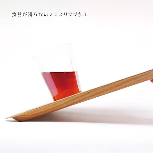 飲食店備品 木目樹脂サービストレイ(小)ナチュラル 萬洋 木目調の表面が美しい小型サービストレイ、自然な色合いで落ち着いた印象がある