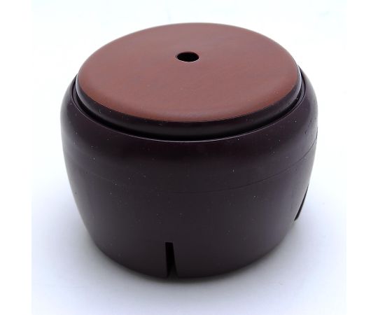 ワイドスリップキャップ 角脚用 L 4セット入 透明なパッケージに入った4つのキャップが横向きに見える状態